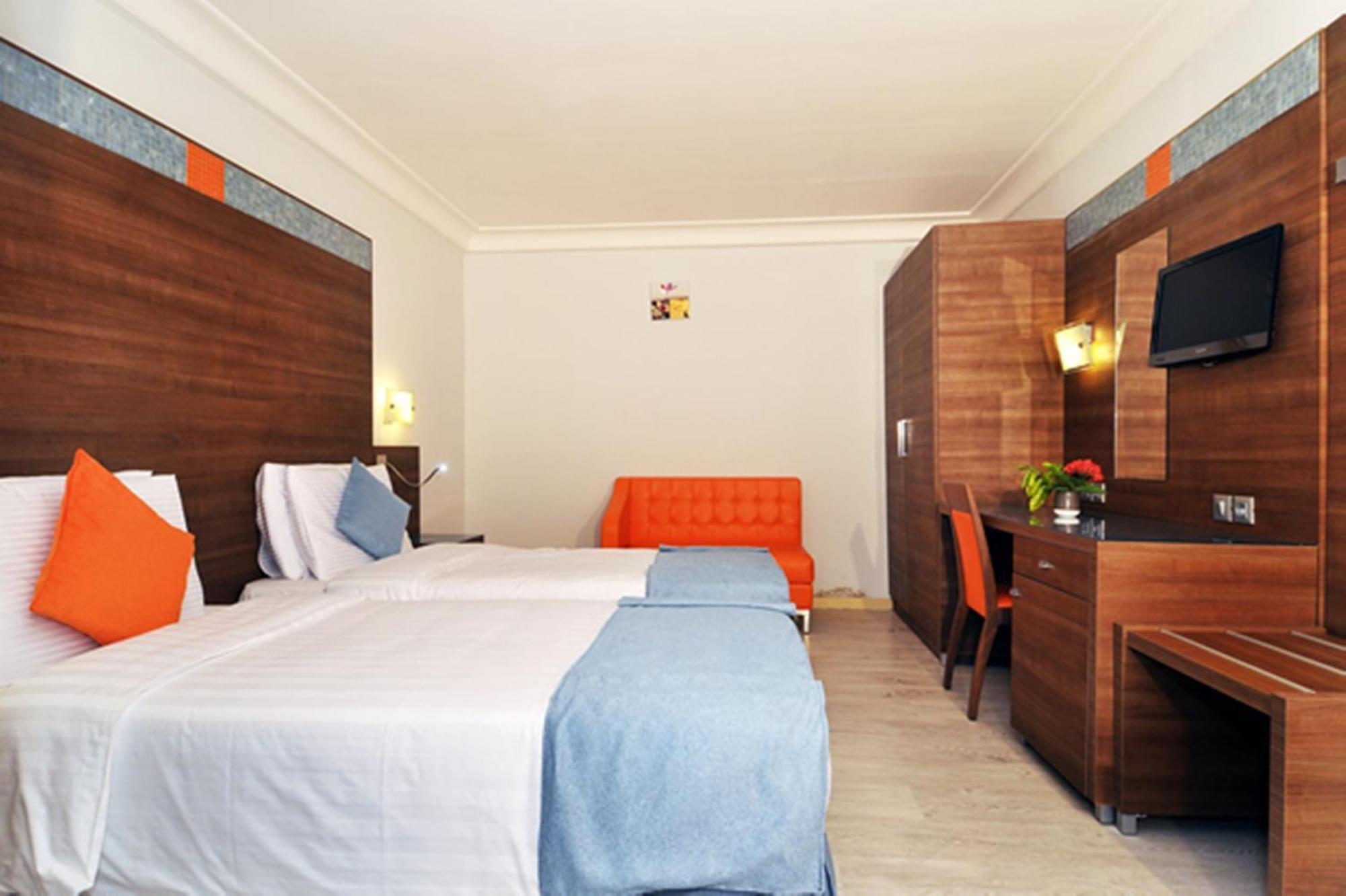 Benin Royal Hotel Котону Екстер'єр фото