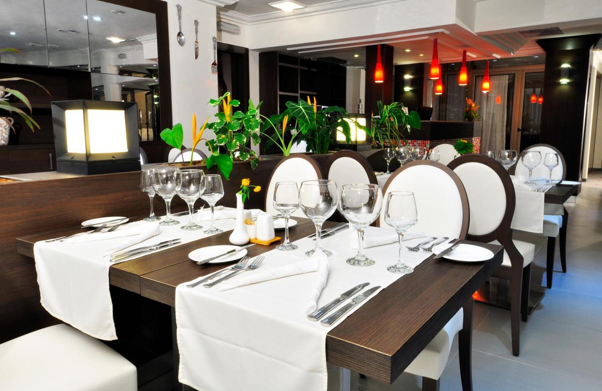 Benin Royal Hotel Котону Екстер'єр фото
