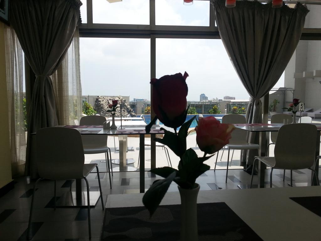 Benin Royal Hotel Котону Екстер'єр фото