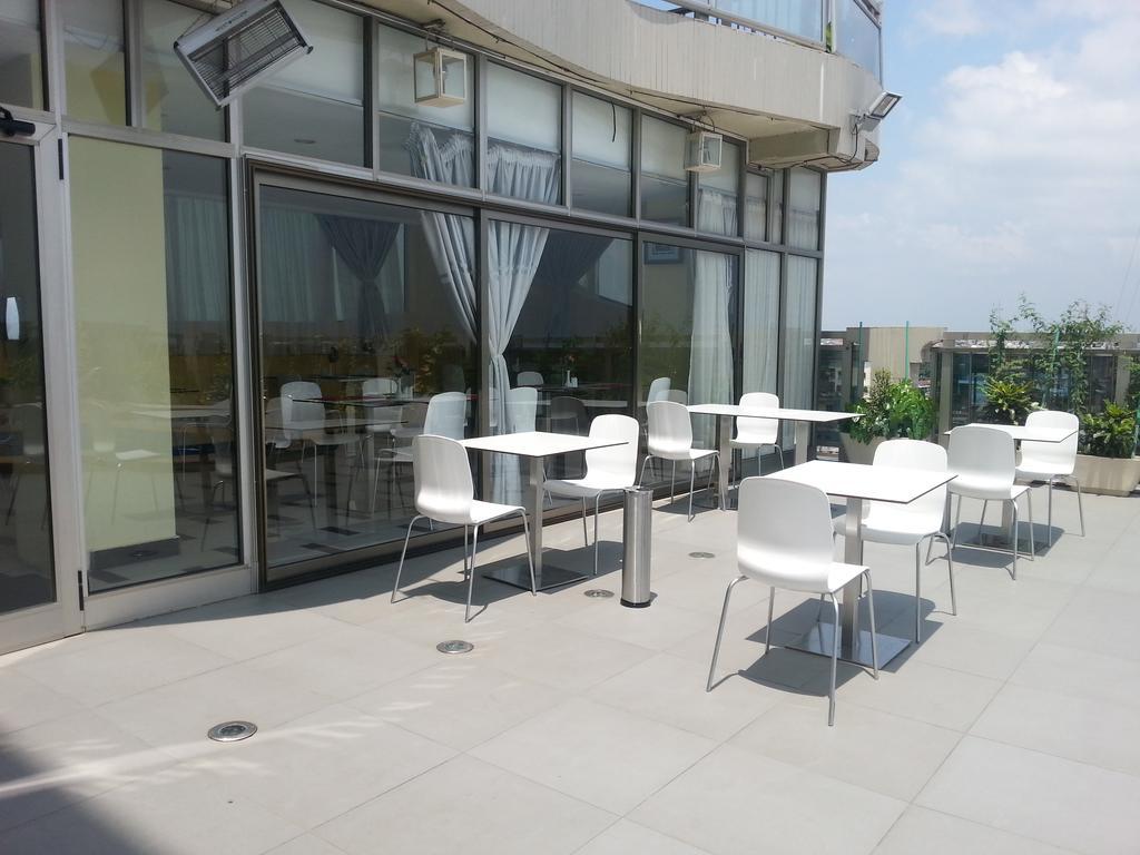 Benin Royal Hotel Котону Екстер'єр фото