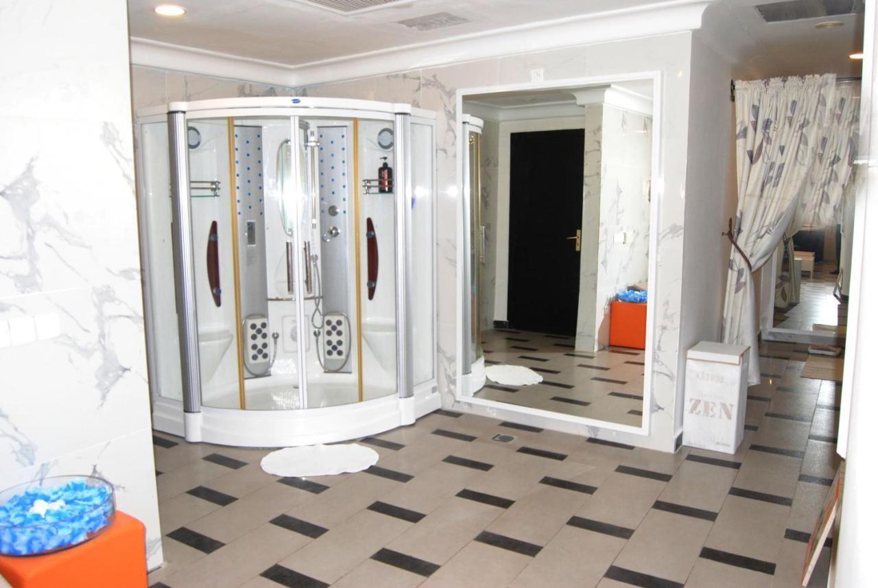 Benin Royal Hotel Котону Екстер'єр фото